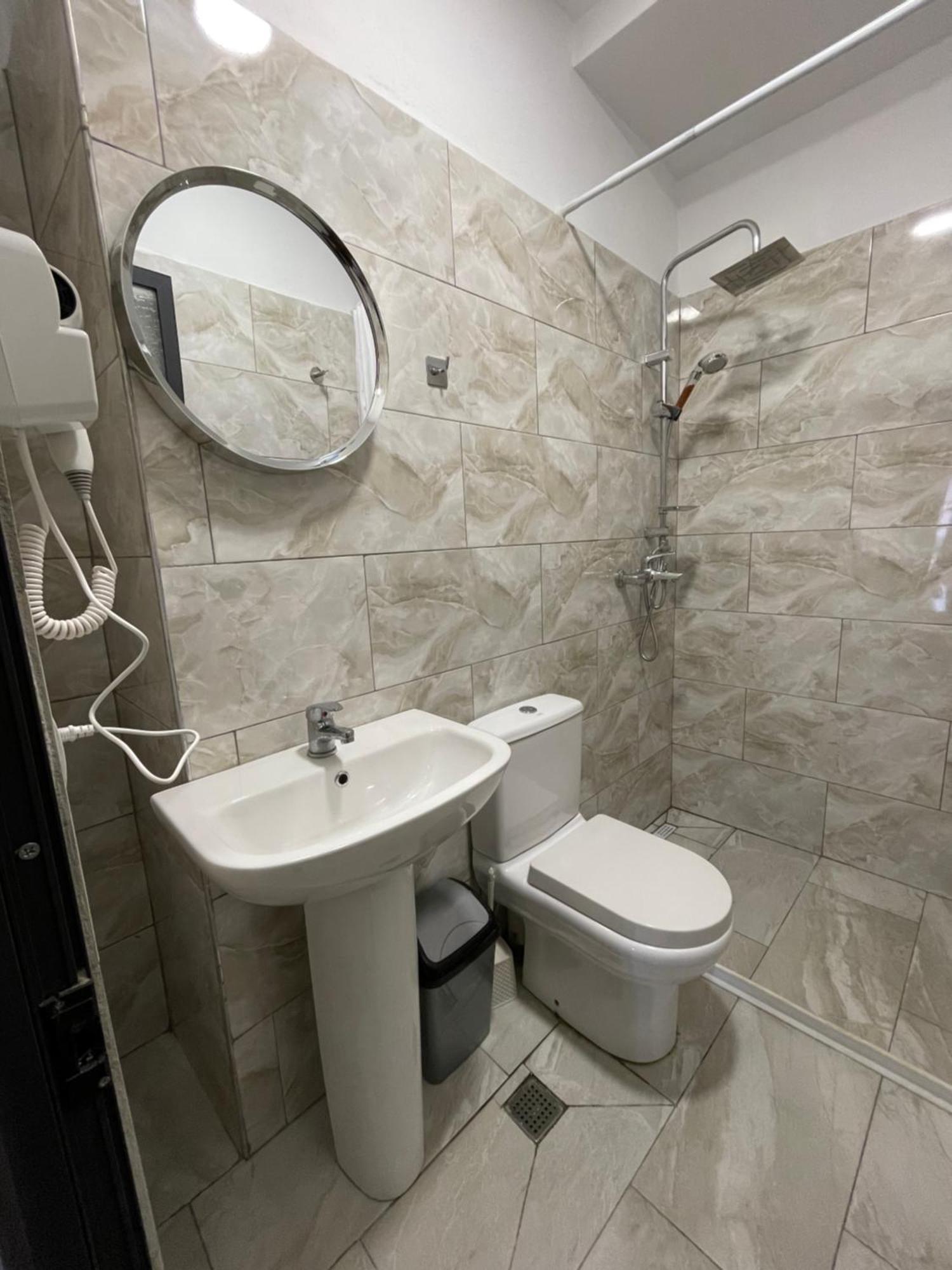 Destinacion Central Room Тирана Екстер'єр фото